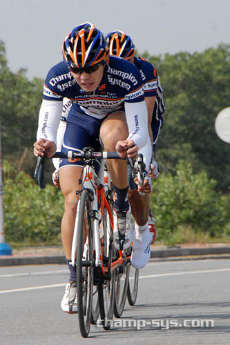 车队教练 – 仇多明