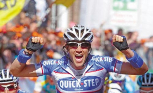 维兰特摔伤前参赛的情景