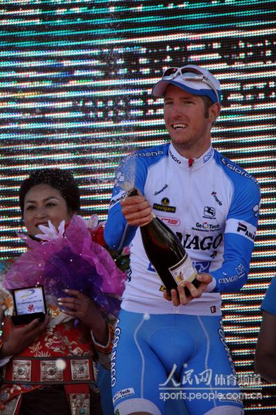 爱尔兰科尔纳格队的撒彻夺得第五赛段冠军。人民网记者 胡雪蓉摄