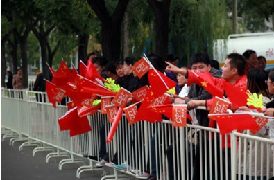 康比特为运动员助力加油