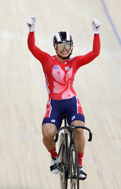 李慧诗大撒把庆祝