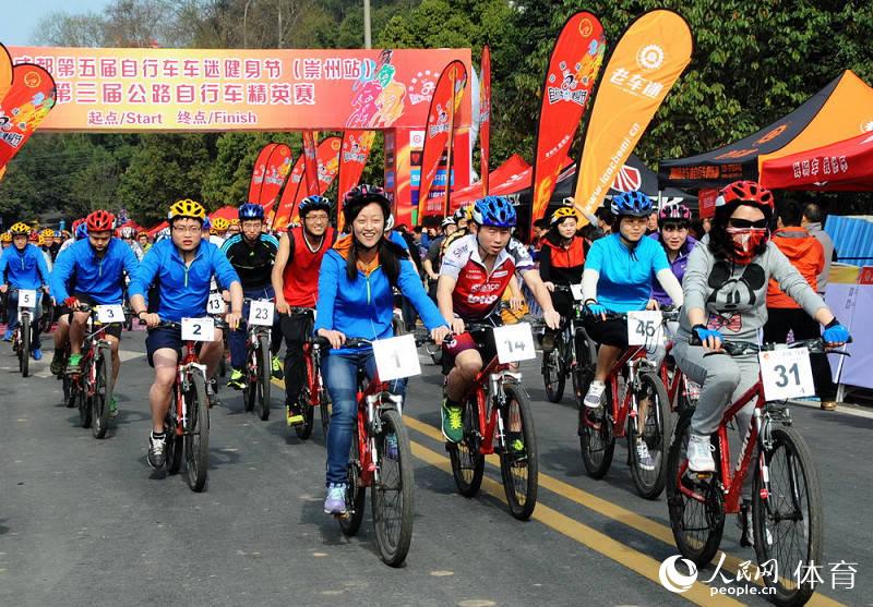 崇州的油菜花美景令人陶醉。