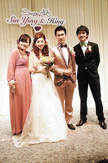 亚运冠军娶美女主播。香港《文汇报》