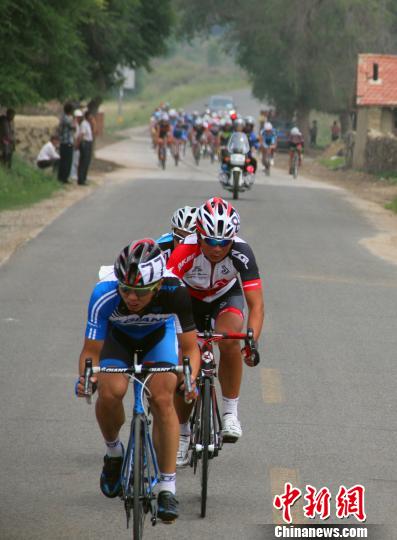 图为比赛现场。