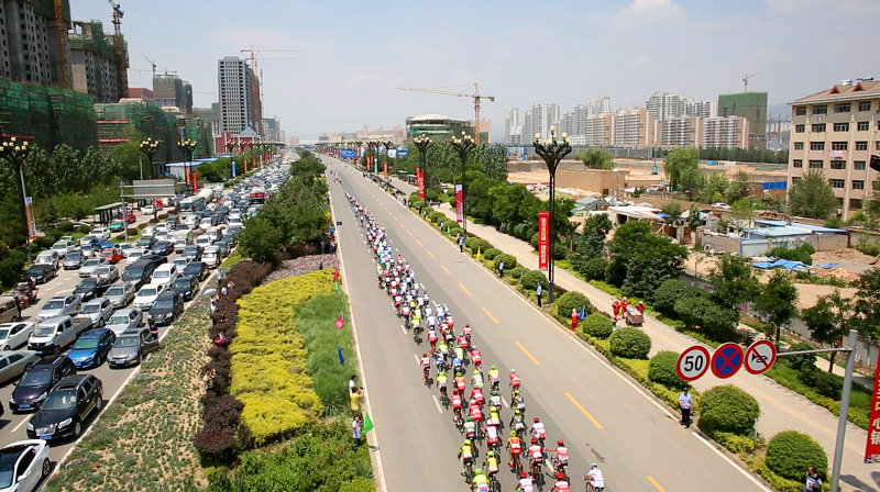 操控航拍飞行器