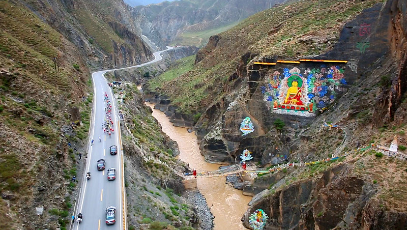 操控航拍飞行器